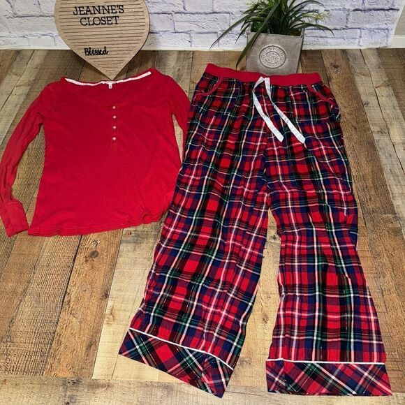 Victoria’s Secret plaid pajama set - Picture 1 of 10
